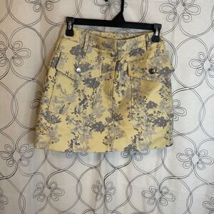 New Women's H & M Pale Yellow Silver Floral Pockets Short Skirt Size 2